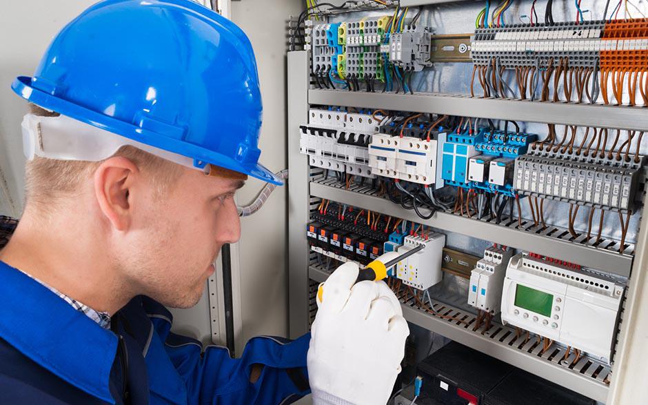 ouvrier électricien Courcouronnes